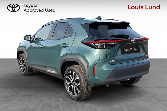 Grøn Toyota Yaris Cross fra 2025