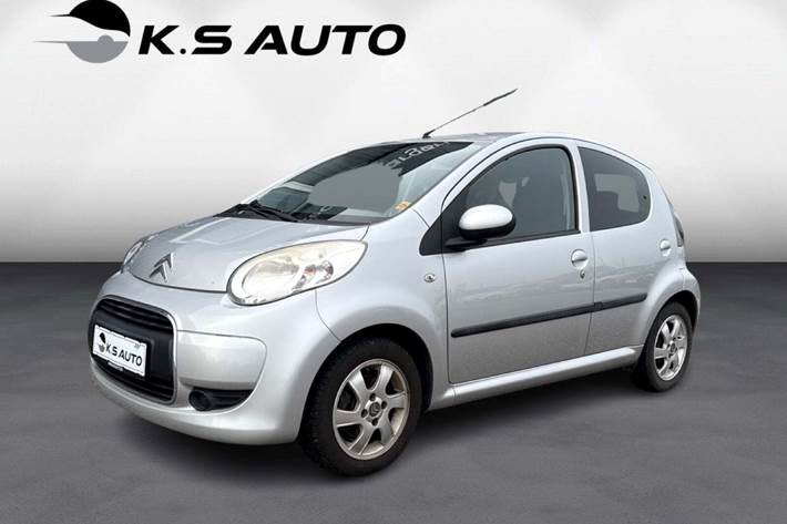 Sølv Citroën C1 fra 2011 set udefra