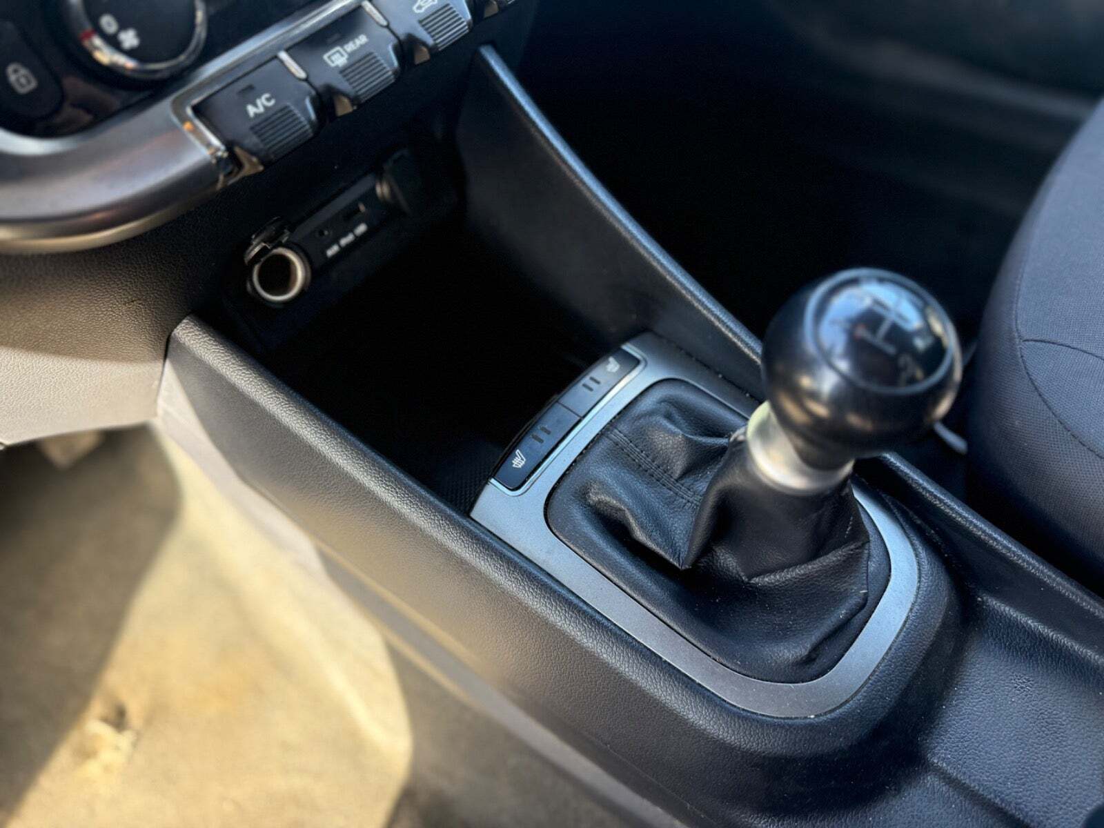 undefined Kia Rio fra 2012