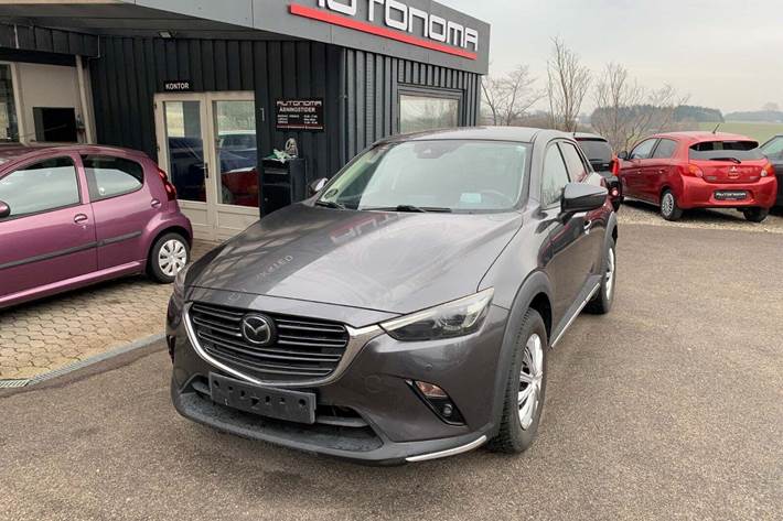 Grå Mazda CX-3 fra 2018 set udefra