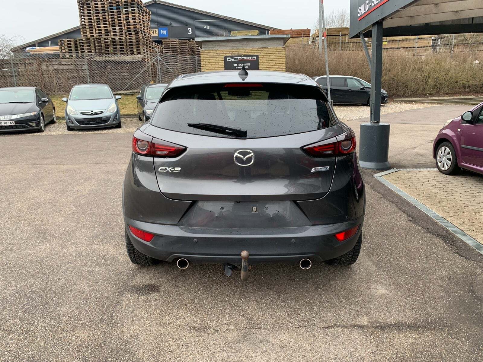 Grå Mazda CX-3 fra 2018
