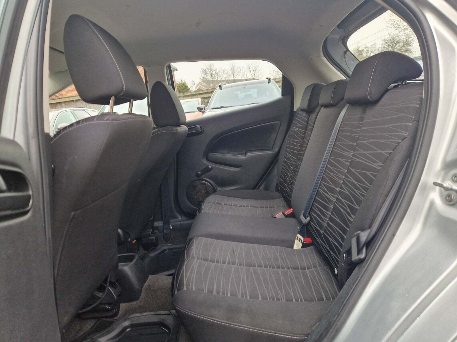 Sølv Mazda 2 fra 2008