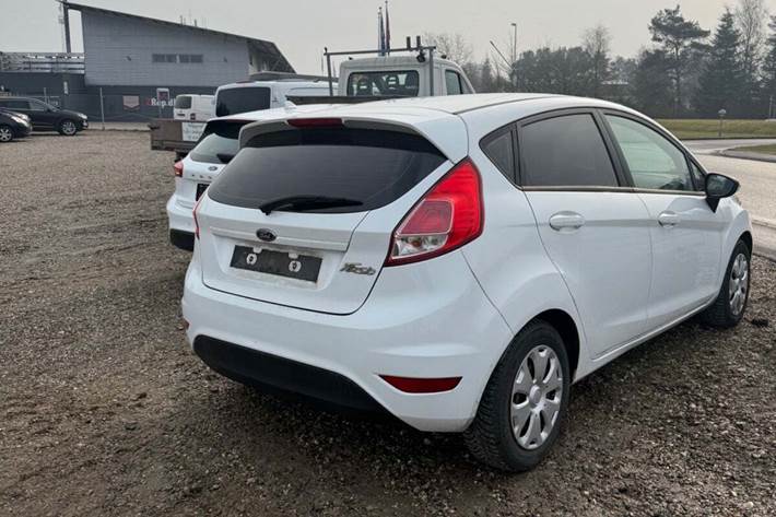 Hvid Ford Fiesta fra 2018