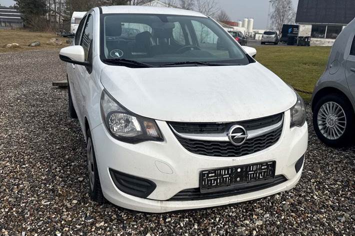 Hvid Opel Karl fra 2016 set udefra