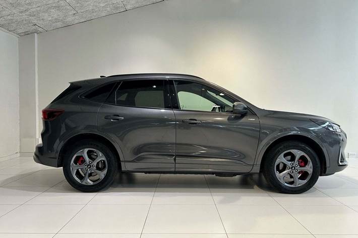 Grå Ford Kuga fra 2024