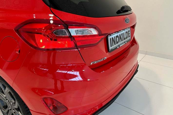 Rød Ford Fiesta fra 2019