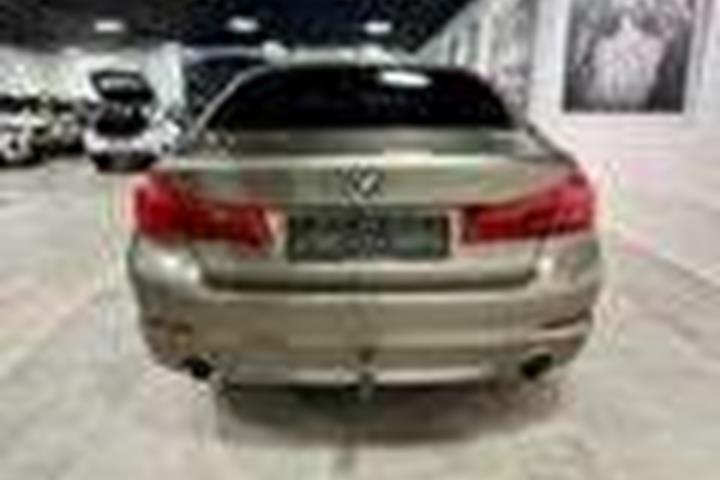 Brun BMW 520d fra 2018