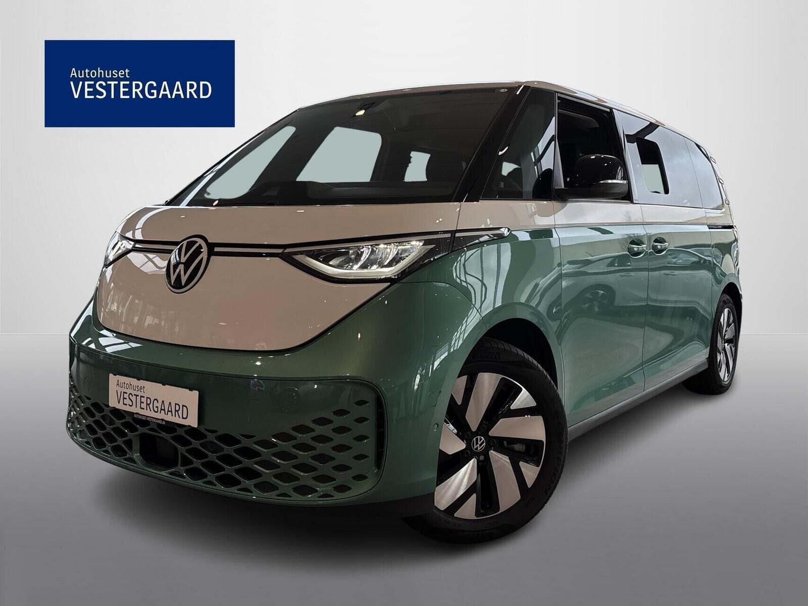 Hvid VW ID.Buzz fra 2025 set udefra