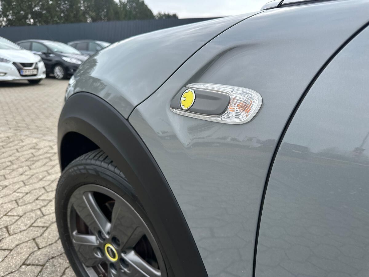 Grå Mini Cooper SE fra 2020
