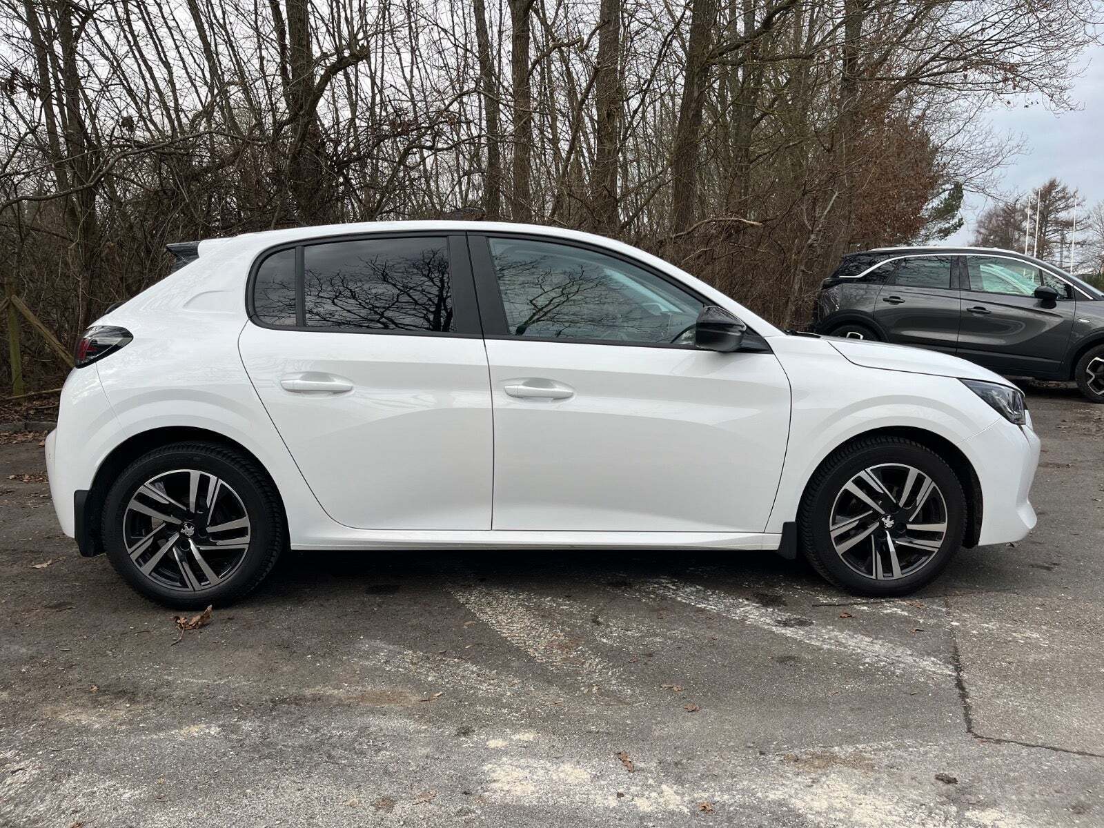 Peugeot 208 1,2 PureTech 75 Black Limited