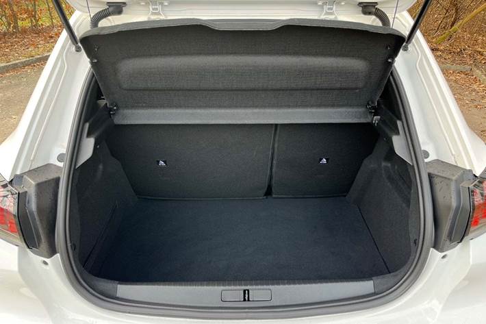 Hvid Peugeot 208 fra 2023