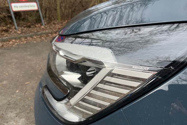 Grå Renault Captur fra 2021