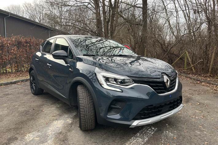 Grå Renault Captur fra 2021