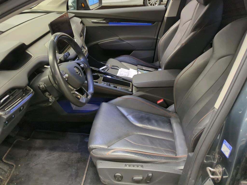 Grå Skoda Enyaq fra 2022