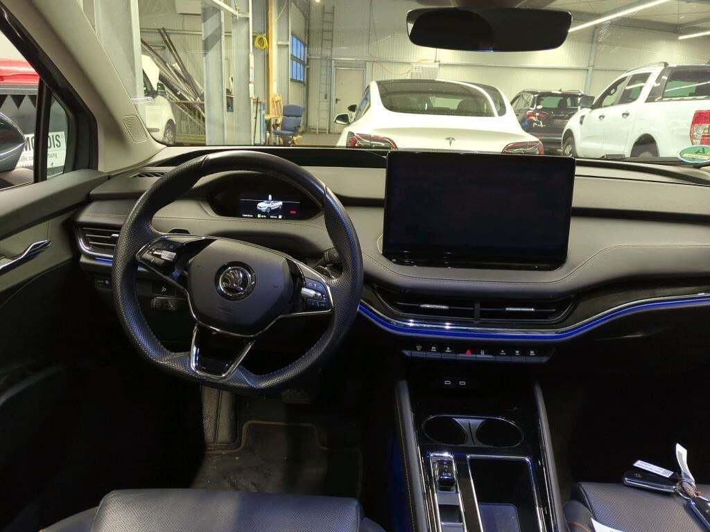 Grå Skoda Enyaq fra 2022