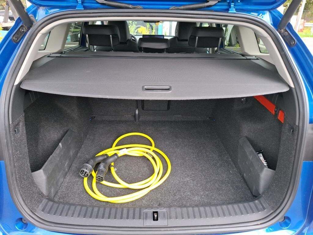 Blå Skoda Enyaq fra 2024