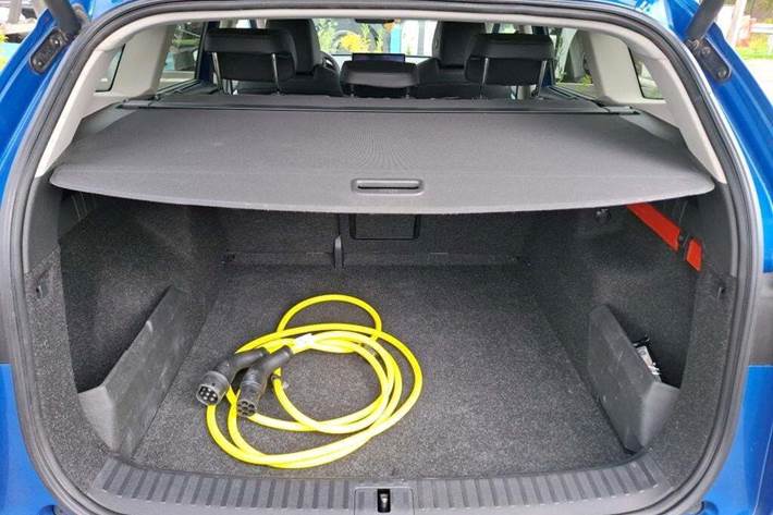 Blå Skoda Enyaq fra 2024