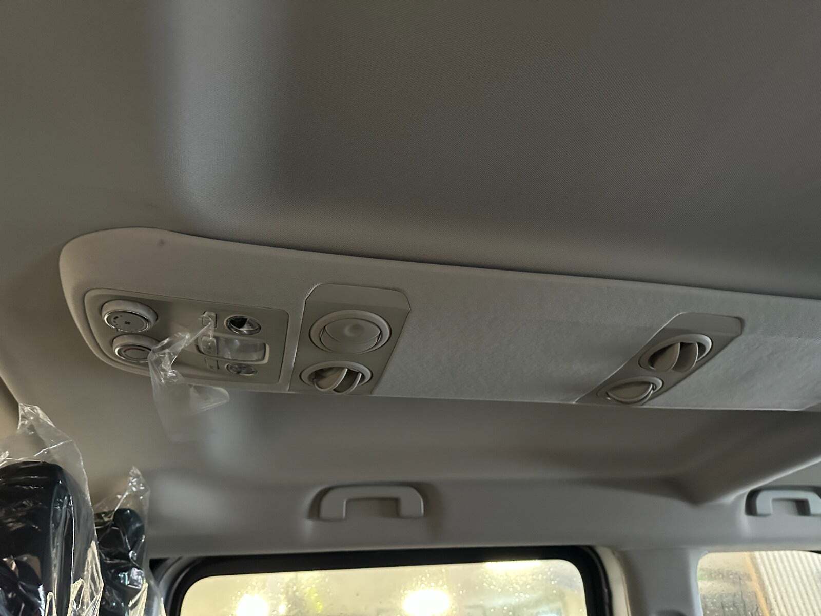 Grå Citroën e-Jumpy fra 2024