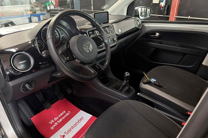 Orange VW UP! fra 2016