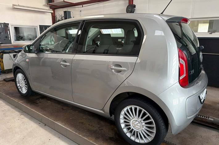 Orange VW UP! fra 2016