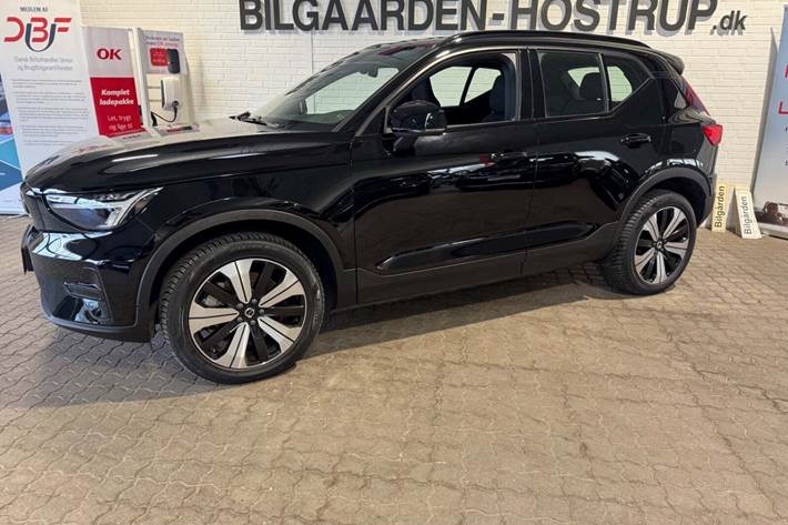 Sort Volvo XC40 fra 2023