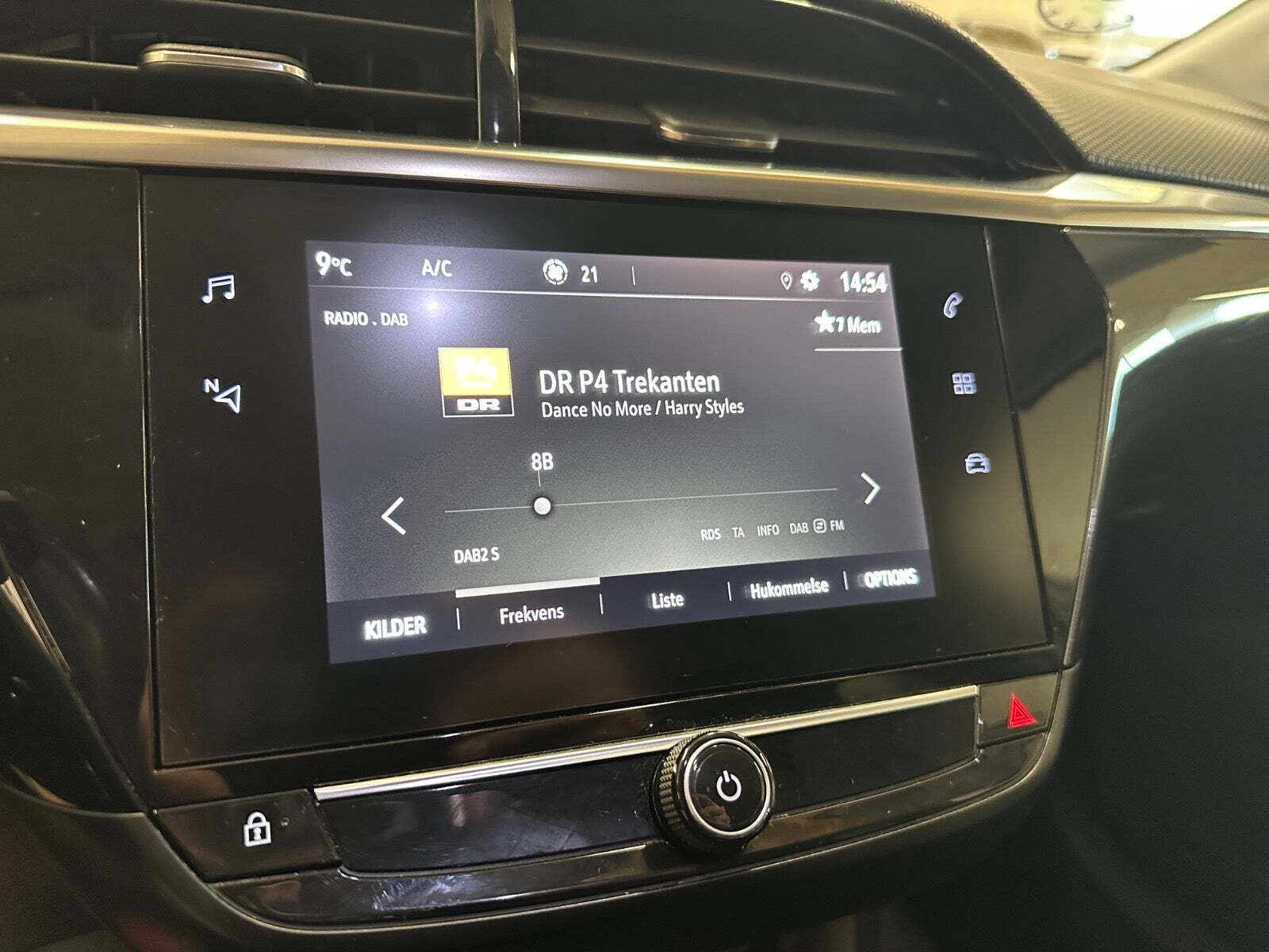 Hvid Opel Corsa fra 2021