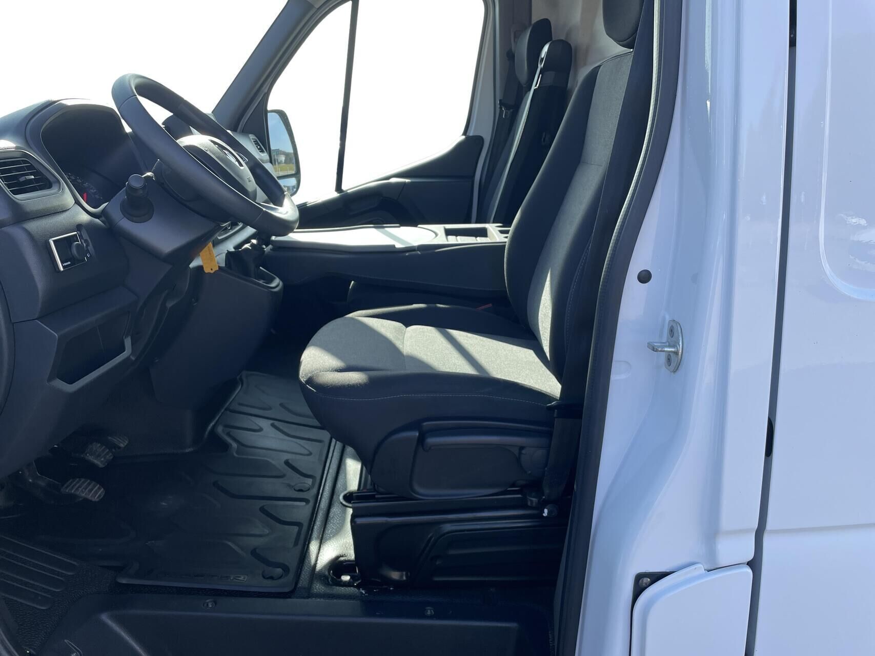 Renault Master 2,3 T33 L2H2 DCI TwinTurbo start/stop 150HK Van 6g