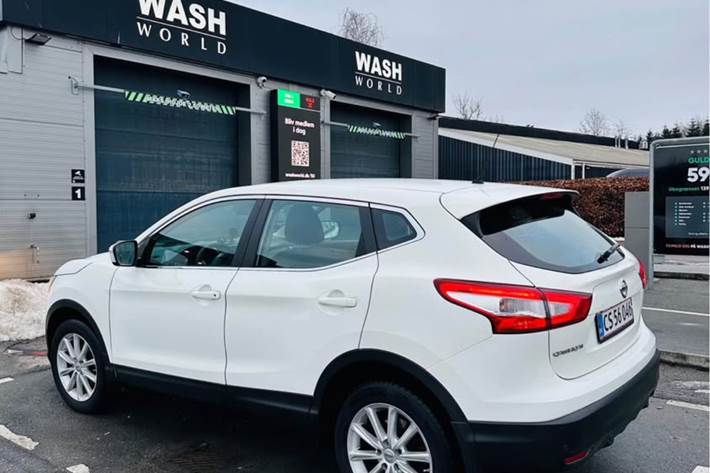 Hvid Nissan Qashqai fra 2014