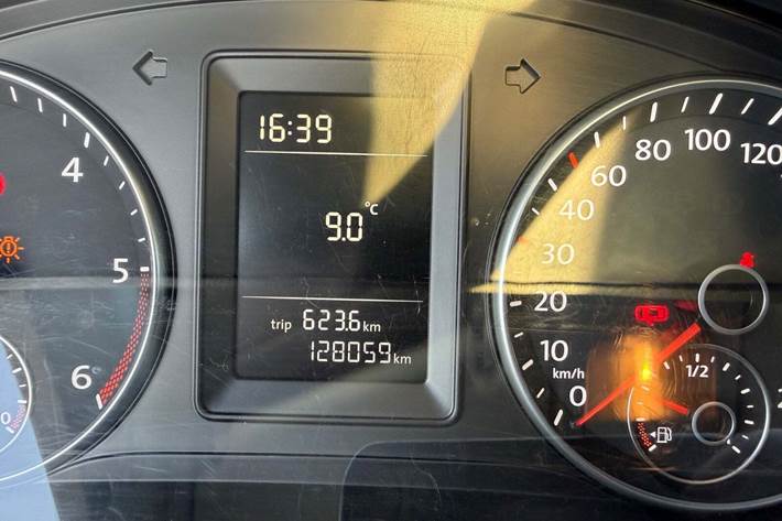 Hvid VW Caddy fra 2019