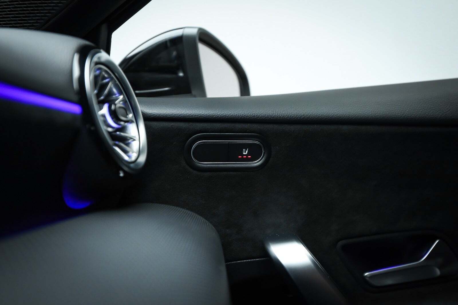 Sort Mercedes A250 e fra 2023