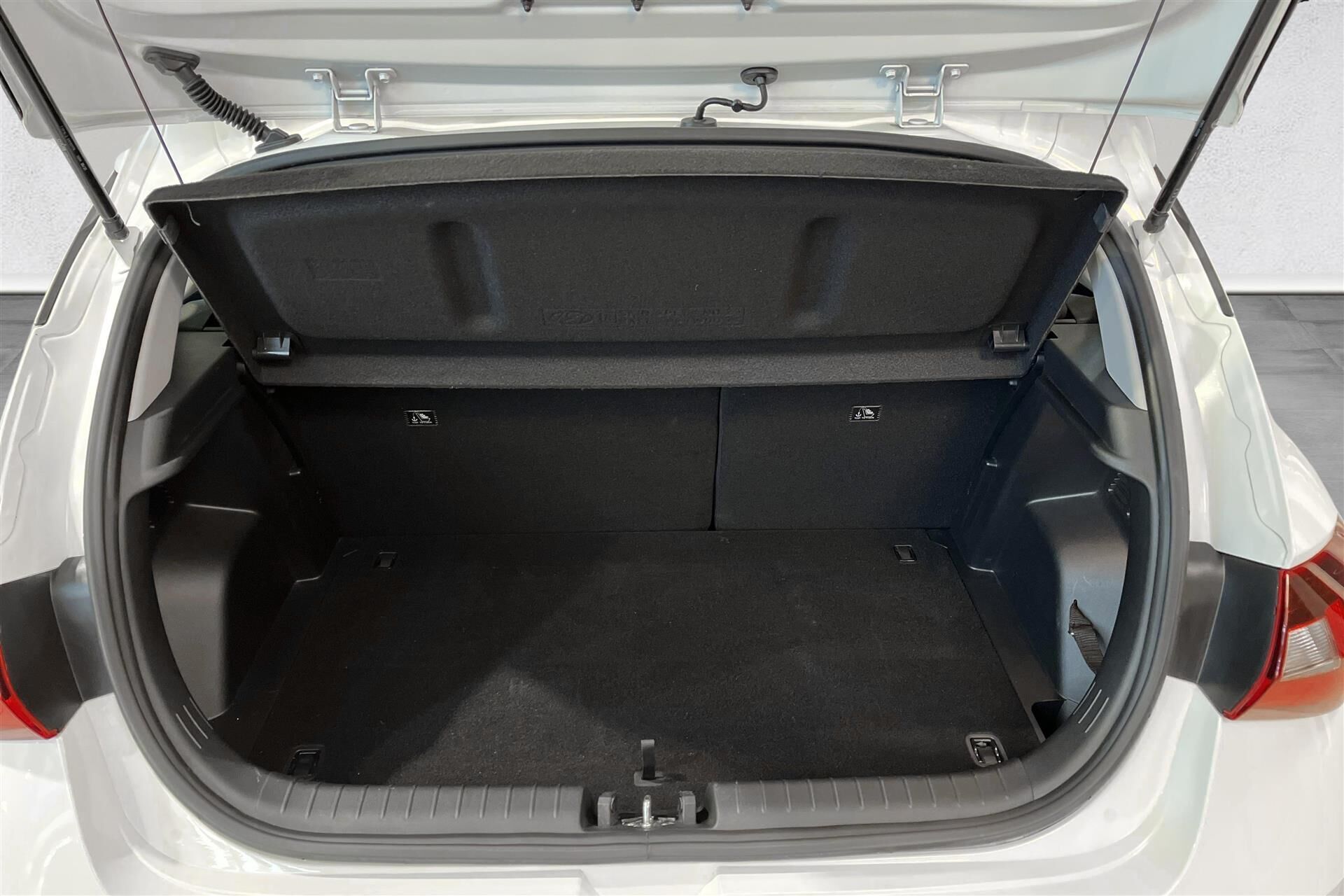 Hvid Hyundai i20 fra 2022