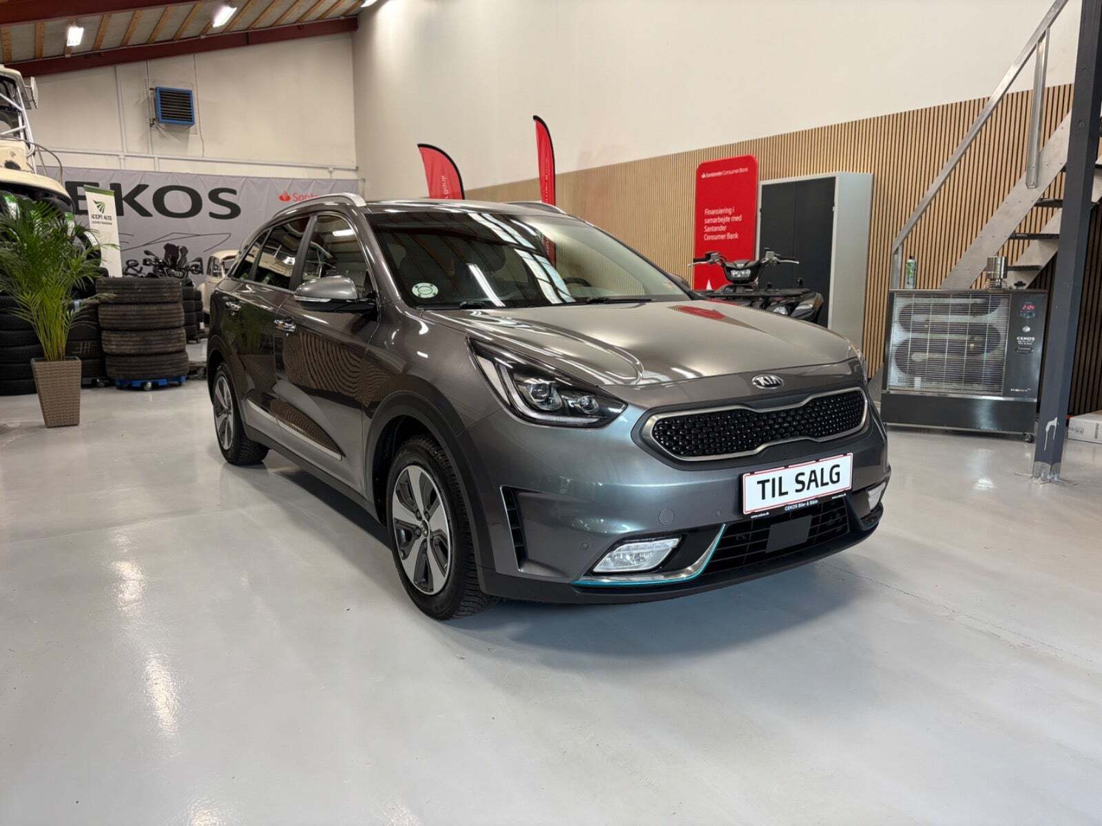 Grå Kia Niro fra 2018 set udefra