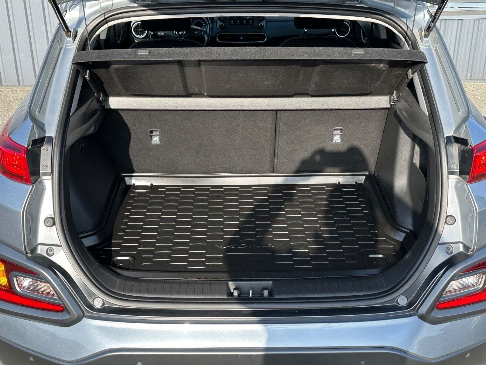 Grå Hyundai Kona fra 2020