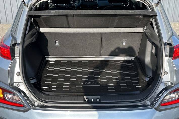 Grå Hyundai Kona fra 2020