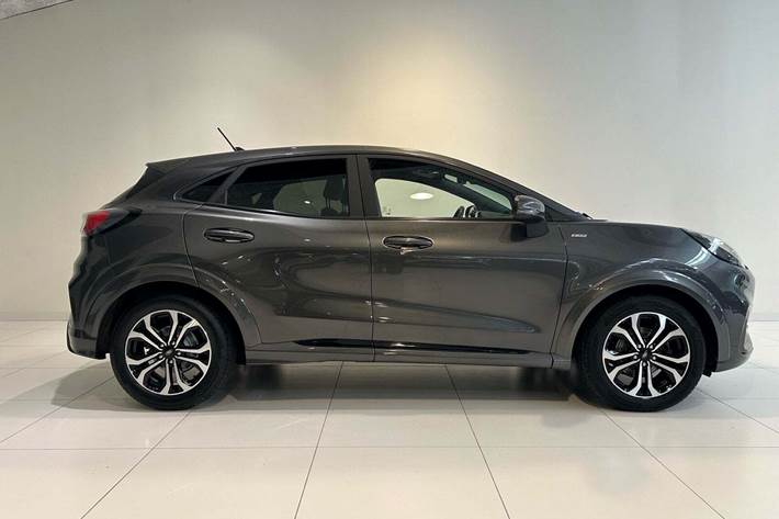 Grå Ford Puma fra 2020