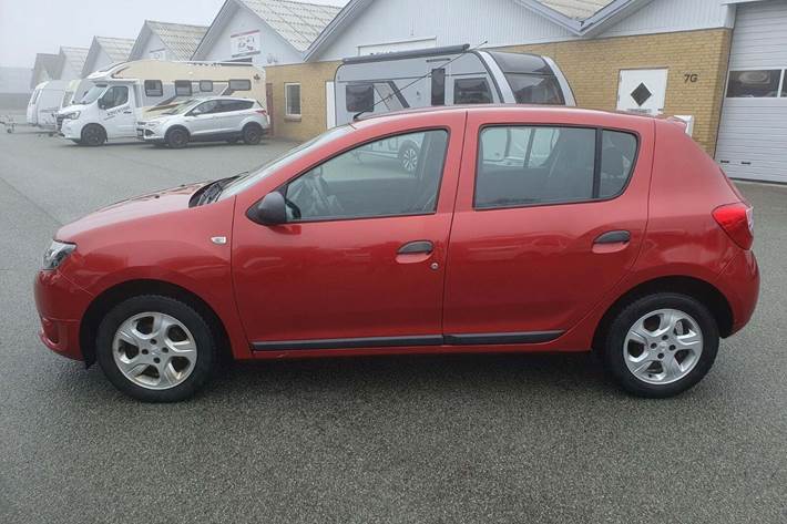 Rød Dacia Sandero fra 2013