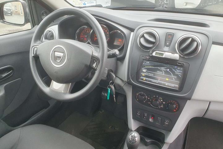 Rød Dacia Sandero fra 2013