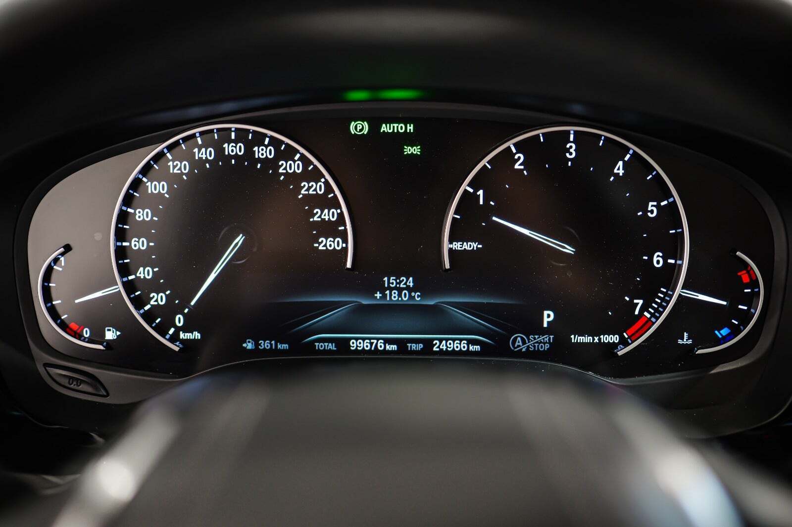 Blå BMW 520i fra 2019