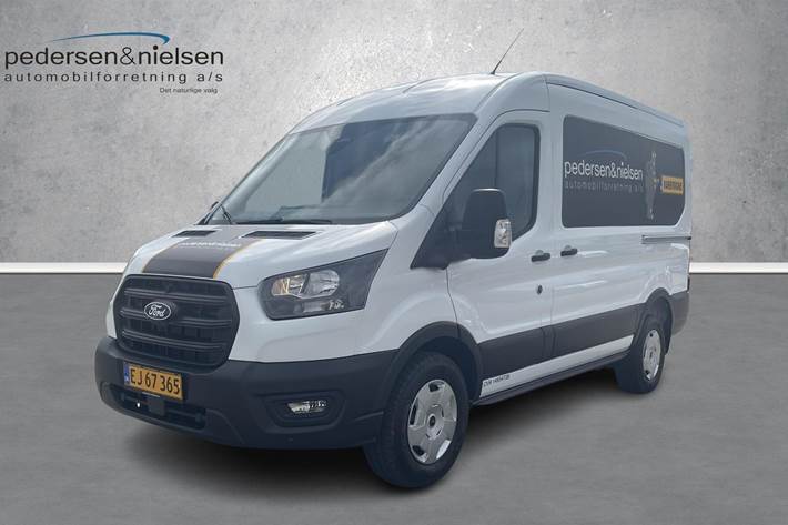 Hvid Ford Transit fra 2025