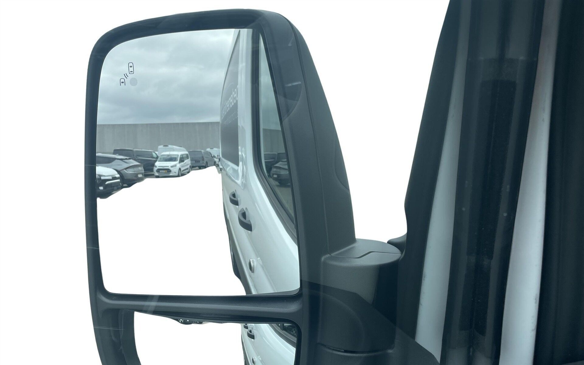 Hvid Ford Transit fra 2025