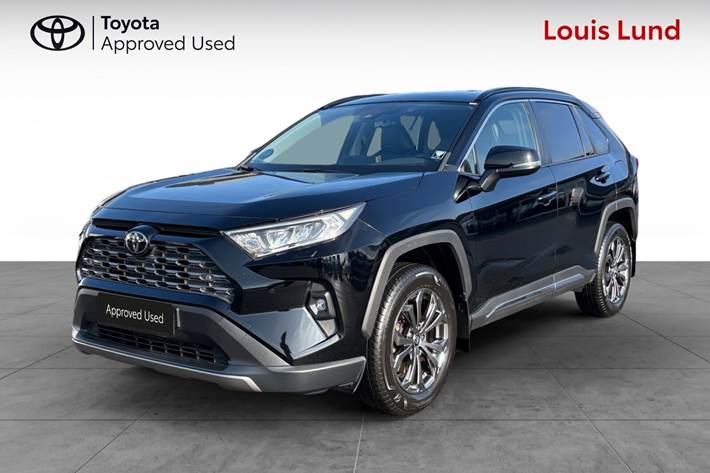 Sort Toyota RAV4 fra 2023 set udefra