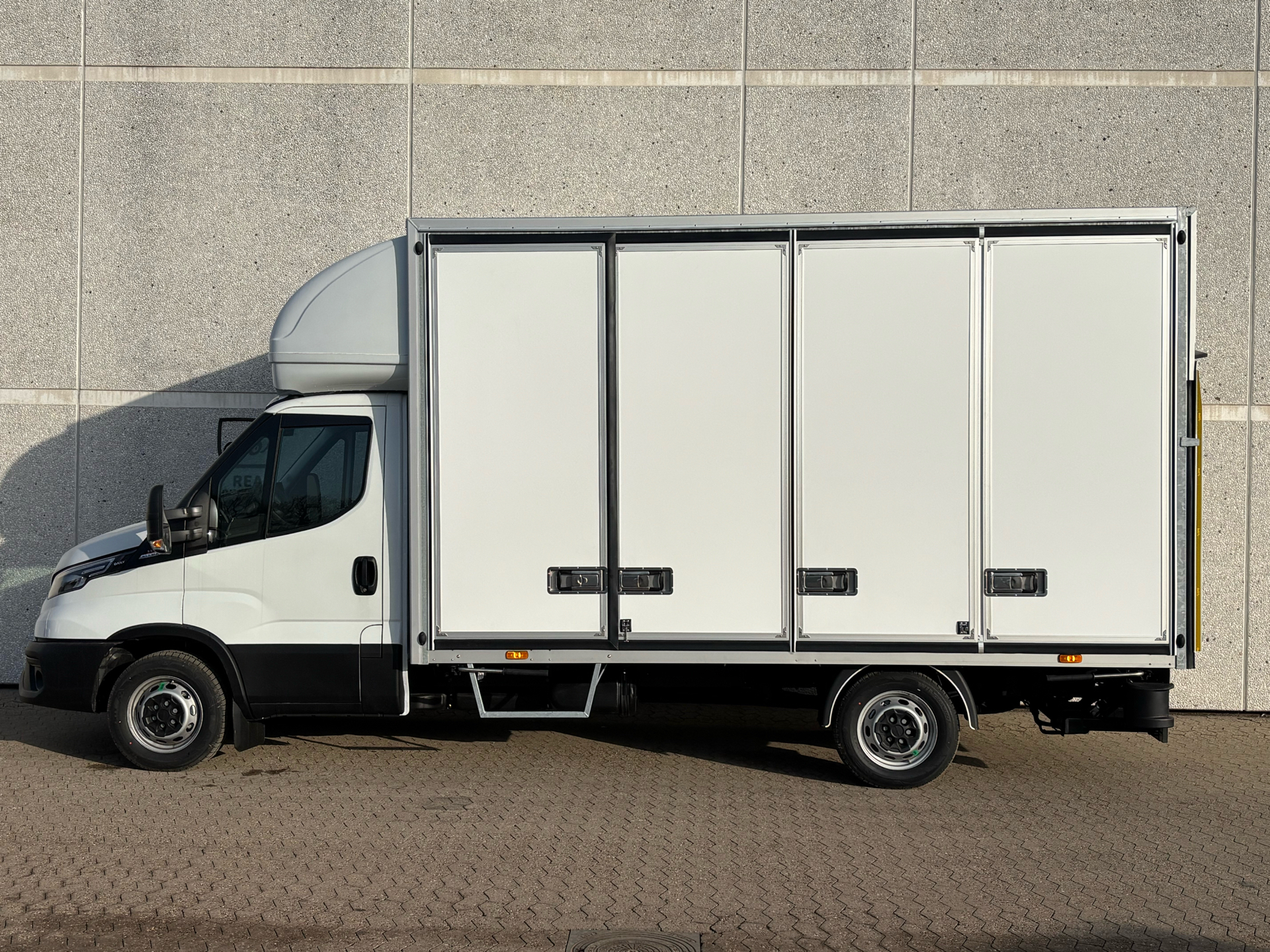 Hvid Iveco Daily fra 2026