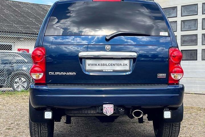 Blå Dodge Durango fra 2005 set udefra