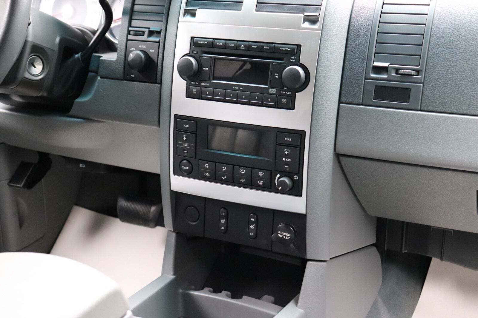 Blå Dodge Durango fra 2005