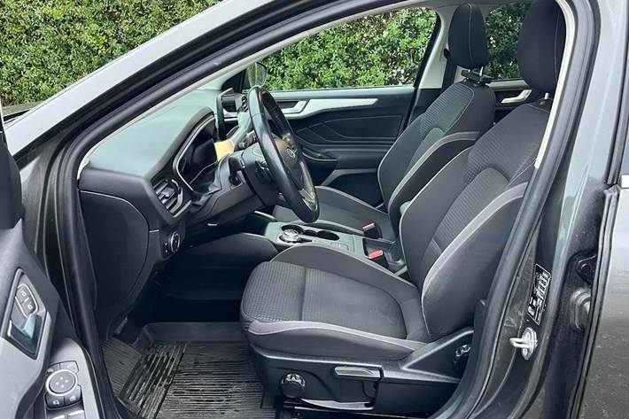 Grå Ford Focus fra 2018
