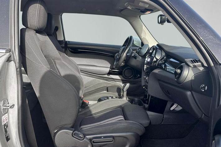 Grå Mini Cooper SE fra 2022