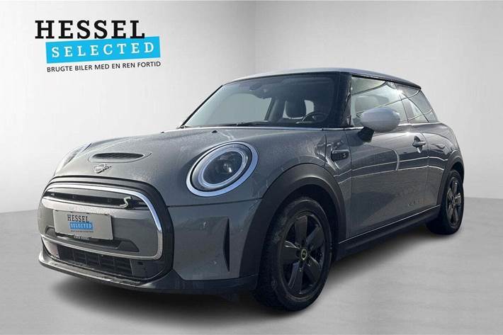 Grå Mini Cooper SE fra 2022 set udefra