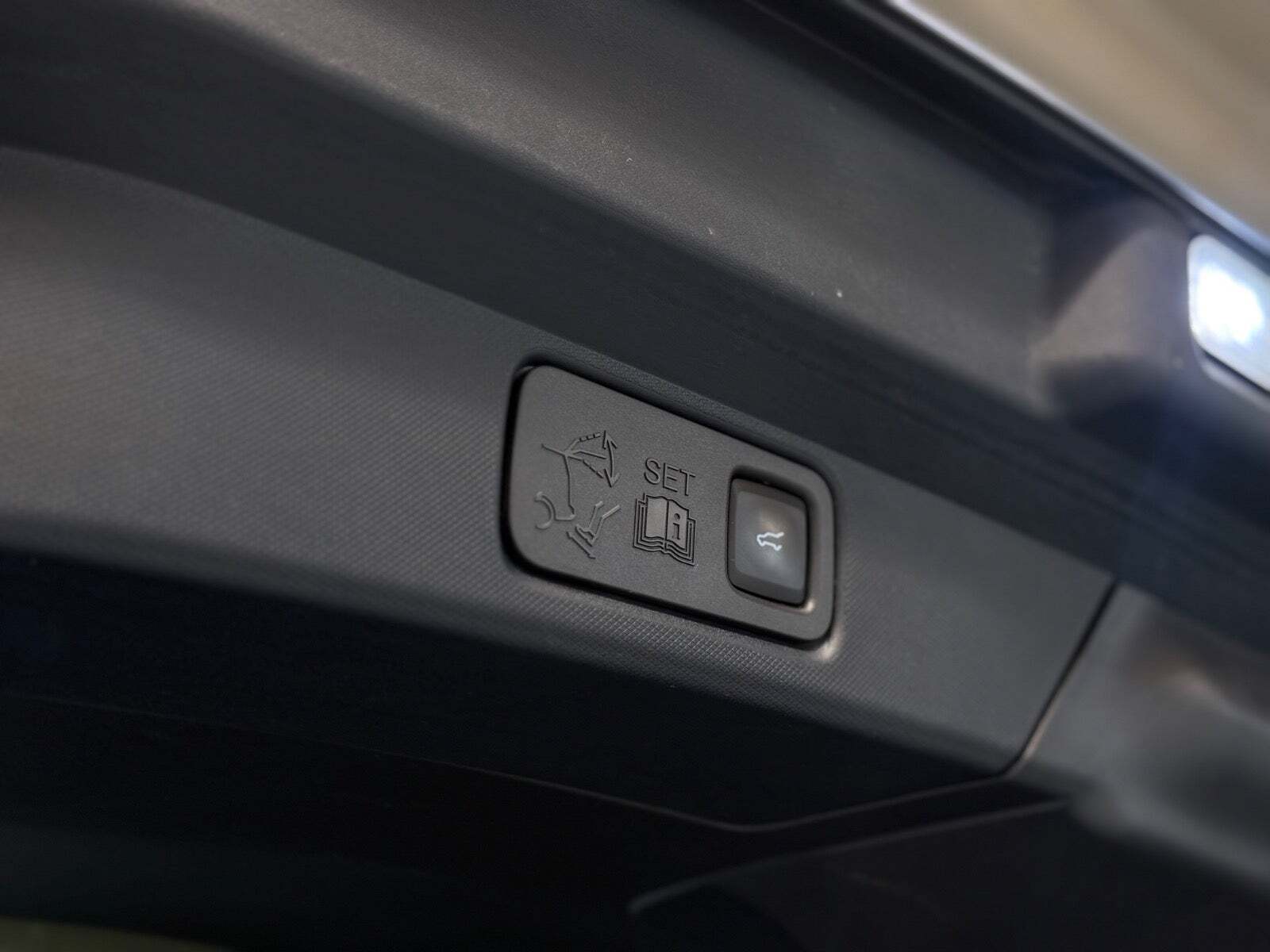 Blå Ford Mustang Mach-E fra 2023