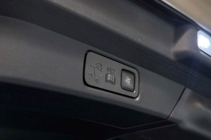 Blå Ford Mustang Mach-E fra 2023