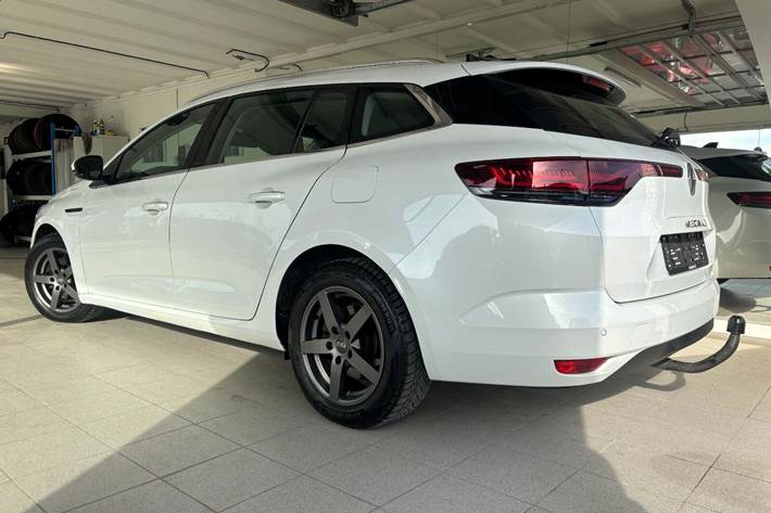 Hvid Renault Megane IV fra 2020